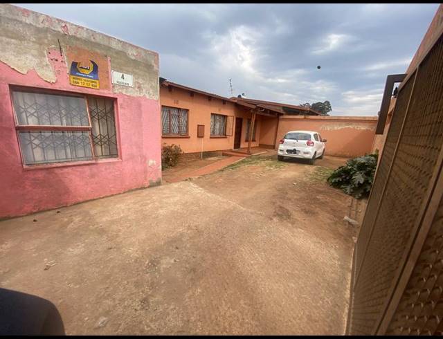 3 BEDROOM HOUSE FOR SALE IN KLIPSPRUIT WEST